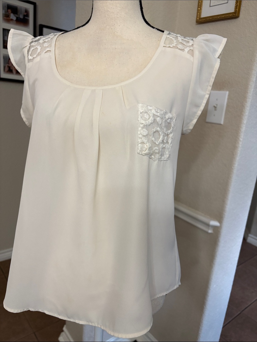 E & M ivory mesh and sheer short sleeve top blouse Size M